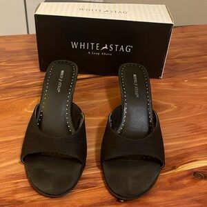 White Stag small heel black